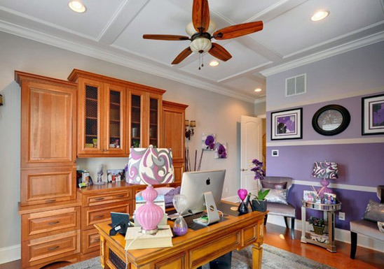 書房里的條案以及桌椅的運(yùn)用